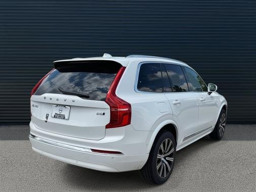 2025 Volvo XC90 B6 Plus 7-Seater