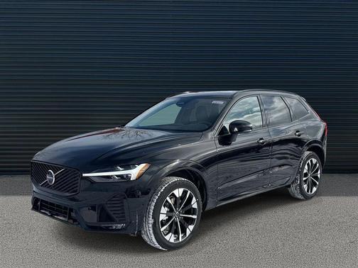 Onyx Black Metallic 2026 Volvo XC60 B5 Plus