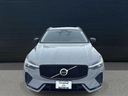 2025 Volvo XC60 Plus