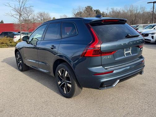 Denim Blue Metallic 2026 Volvo XC60 B5 Plus