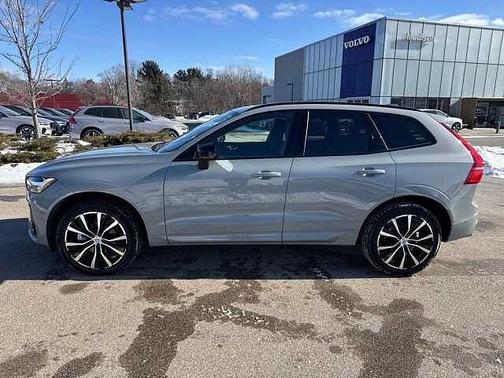 2025 Volvo XC60 Plus