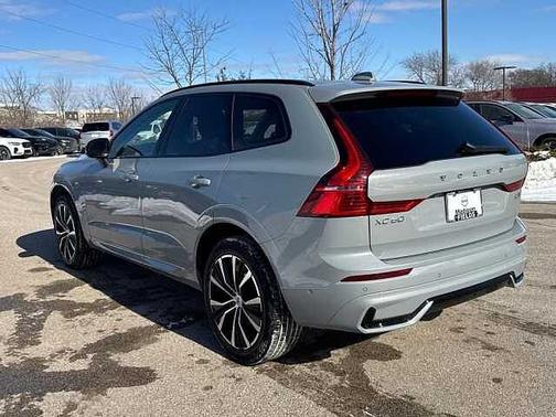 2025 Volvo XC60 Plus