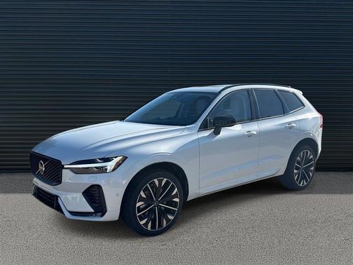 Crystal White Metallic 2026 Volvo XC60 B5 Ultra