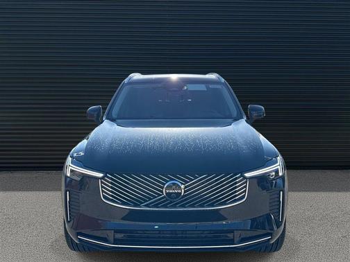 Onyx Black Metallic 2026 Volvo XC90 Plus, B6 AWD Gas (mild hybrid), Gasoline, Bright, 7 Seats