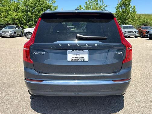 Denim Blue Metallic 2025 Volvo XC90 Plug-In Hybrid T8 Plus 6-Seater