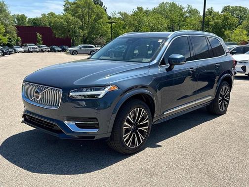 Denim Blue Metallic 2025 Volvo XC90 Plug-In Hybrid T8 Plus 6-Seater