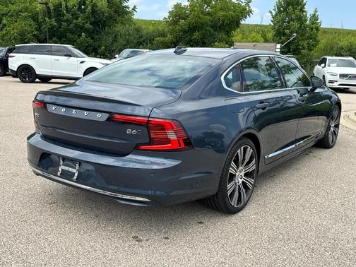 2023 Volvo S90 B6 AWD Plus Bright