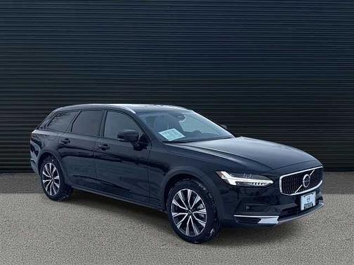2024 Volvo V90 Cross Country Plus
