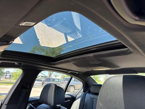 Bluestone Metallic 2018 BMW 530 xDrive