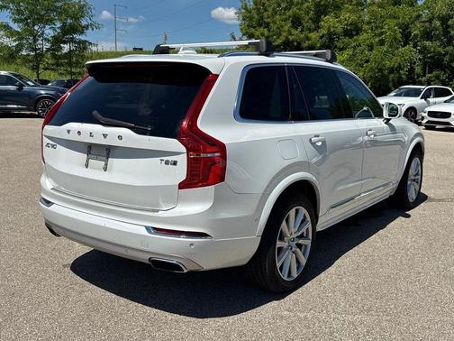 Crystal White Pearl Metallic 2017 Volvo XC90 Hybrid T8 Inscription