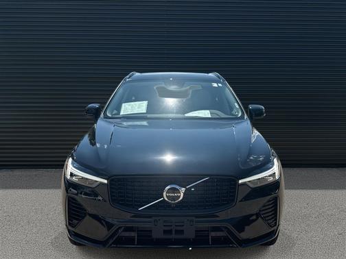 2025 Volvo XC60 Plug-In Hybrid T8 Plus