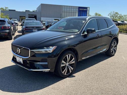 Onyx Black Metallic 2023 Volvo XC60 B5 Plus Bright Theme