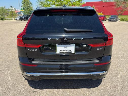 Onyx Black Metallic 2023 Volvo XC60 B5 Plus Bright Theme