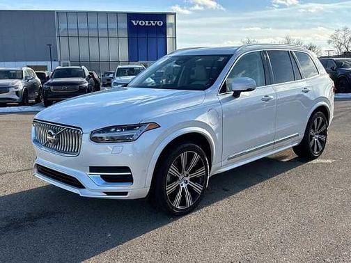 2024 Volvo XC90 T8 Ultimate Bright 7-Seater