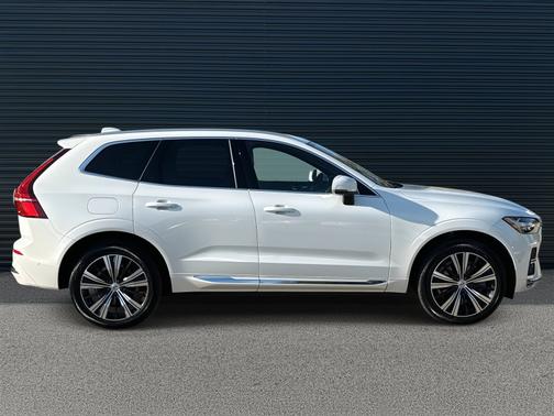 2023 Volvo XC60 B6 AWD Ultimate Bright