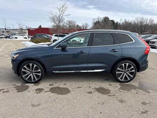 2023 Volvo XC60 B5 AWD Ultimate Bright