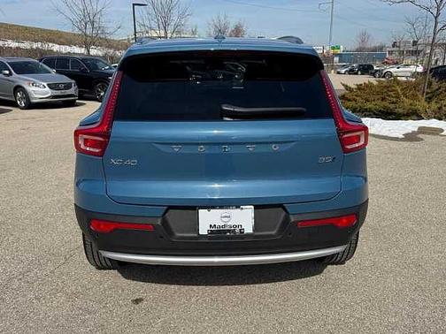 2025 Volvo XC40 Plus