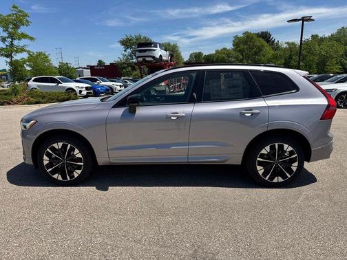 Aurora Silver 2026 Volvo XC60 B5 Plus