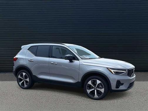 2026 Volvo XC40 Plus