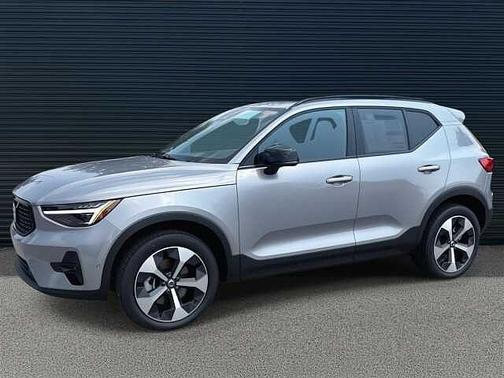2026 Volvo XC40 Plus