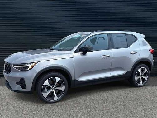 2026 Volvo XC40 Plus
