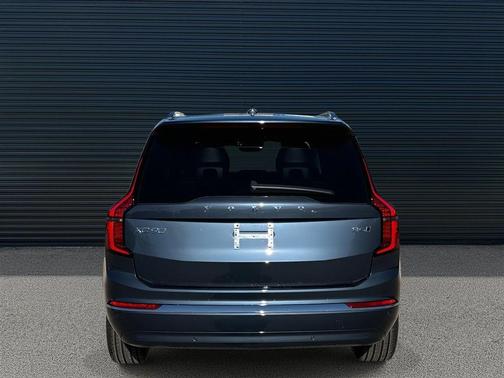 Denim Blue Metallic 2026 Volvo XC90 Plus, B6 AWD Gas (mild hybrid), Gasoline, Bright, 7 Seats