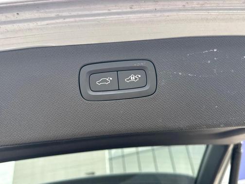 Vapour Grey Metallic 2026 Volvo XC90 Plus, B6 AWD Gas (mild hybrid), Gasoline, Bright, 7 Seats