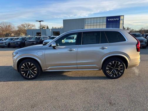 Bright Dusk Metallic 2026 Volvo XC90 Plug-In Hybrid Plus, T8 AWD, Electric/Gasoline, Bright, 7 Seats
