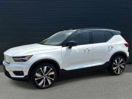 2021 Volvo XC40 Recharge Pure Electric P8