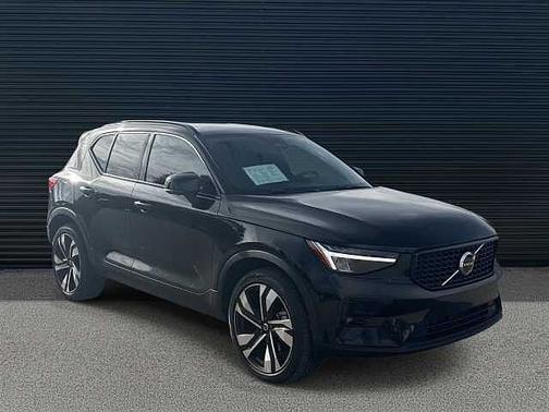2024 Volvo XC40 Plus