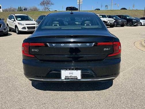 Onyx Black 2023 Volvo S90 B6 AWD Ultimate Bright