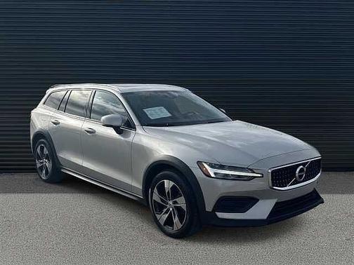 2020 Volvo V60 Cross Country T5