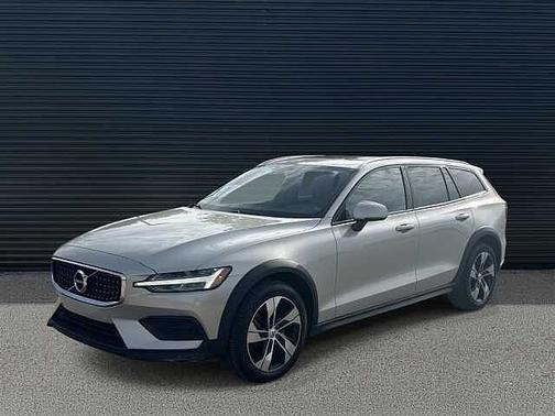 2020 Volvo V60 Cross Country T5