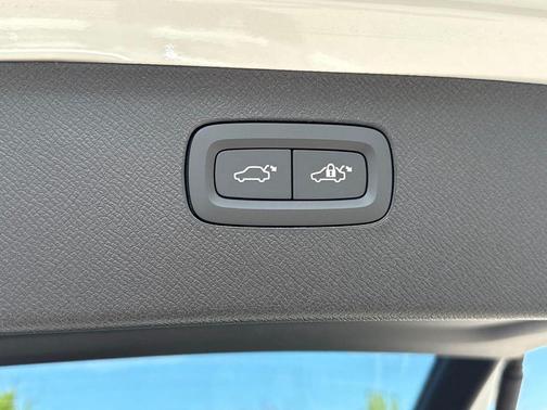 Crystal White Pearl 2026 Volvo XC90 Plug-In Hybrid Plus, T8 AWD, Electric/Gasoline, Bright, 7 Seats