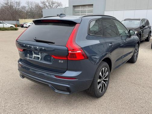 2025 Volvo XC60 B5 Plus