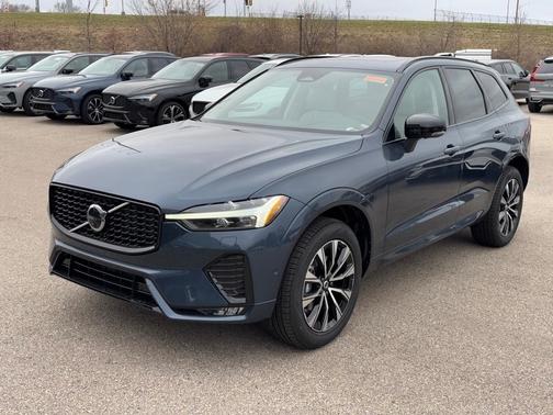 2025 Volvo XC60 B5 Plus