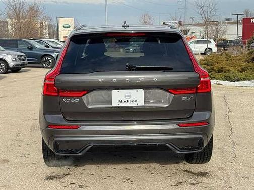 2025 Volvo XC60 Plus