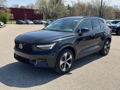 Onyx Black 2026 Volvo XC40 Plus, B5 AWD Gas (mild hybrid), Dark