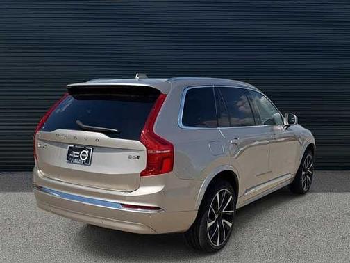 2025 Volvo XC90 Plus