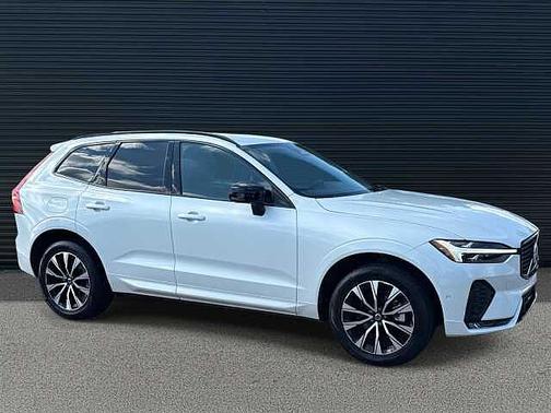 2025 Volvo XC60 Plus