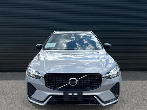 2023 Volvo XC60 B5 AWD Plus Dark