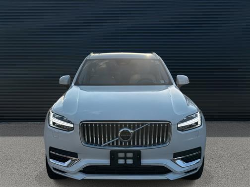2023 Volvo XC90 Recharge Plug-In Hybrid Ultimate 6-Seater