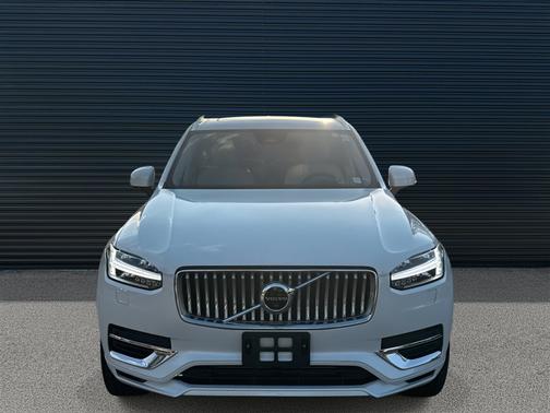 2023 Volvo XC90 Recharge Plug-In Hybrid Ultimate 6-Seater
