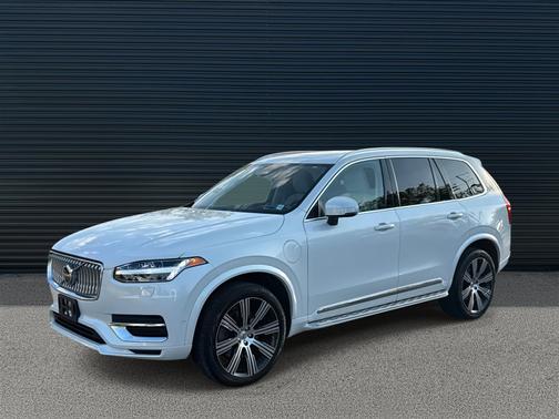 2023 Volvo XC90 Recharge Plug-In Hybrid Ultimate 6-Seater
