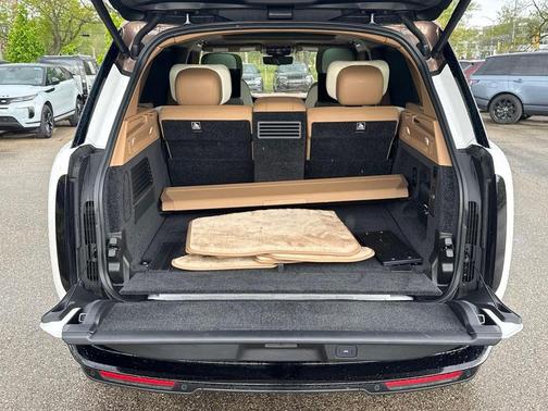 Ostuni Pearl White 2023 Land Rover Range Rover SV