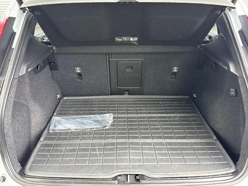 Cloud Blue 2024 Volvo XC40 B5 Ultimate Dark Theme