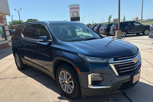 2022 Chevrolet Traverse LT Cloth