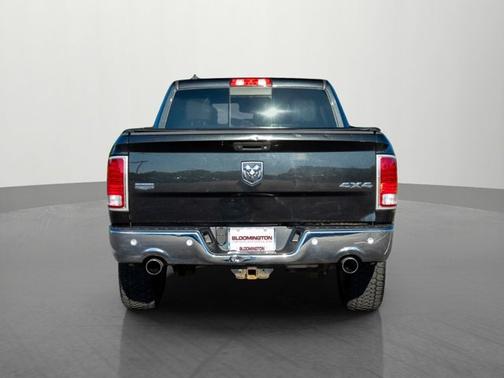 Brilliant Black Crystal Pearlcoat 2017 RAM 1500 Laramie