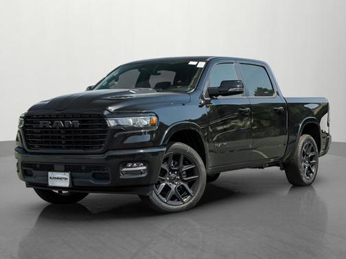 Diamond Black Crystal Pearlcoat 2026 RAM 1500 Laramie