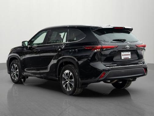2025 Toyota Highlander XLE